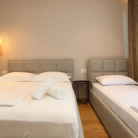 Golden Palm Radhime - Happy Apartment Vlore